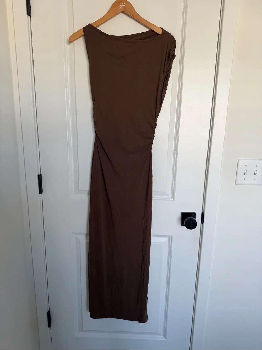 NWT Commense One-Shoulder Brown Midi Dress with Side Slit Small - Picture 2 of 4